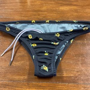 Jolyn sunflower Europe bottoms